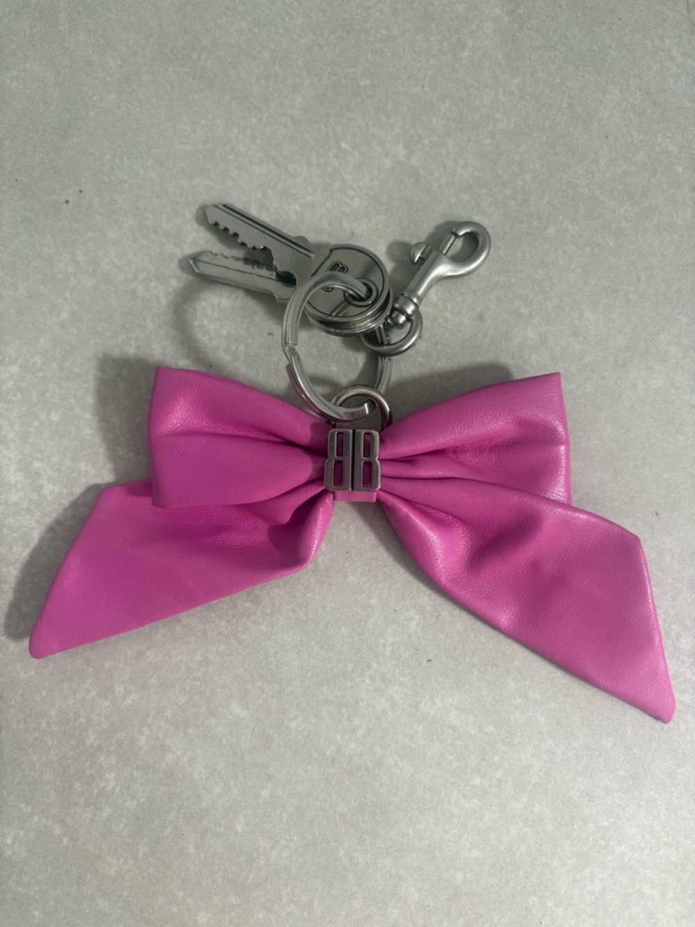 Authentic Balenciaga WOMEN'S CLÉMENCE BOW CHARM/KEYCHAIN IN PINK
